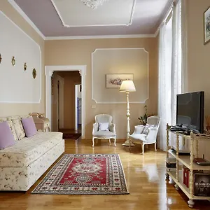 Apartment Montanelli 